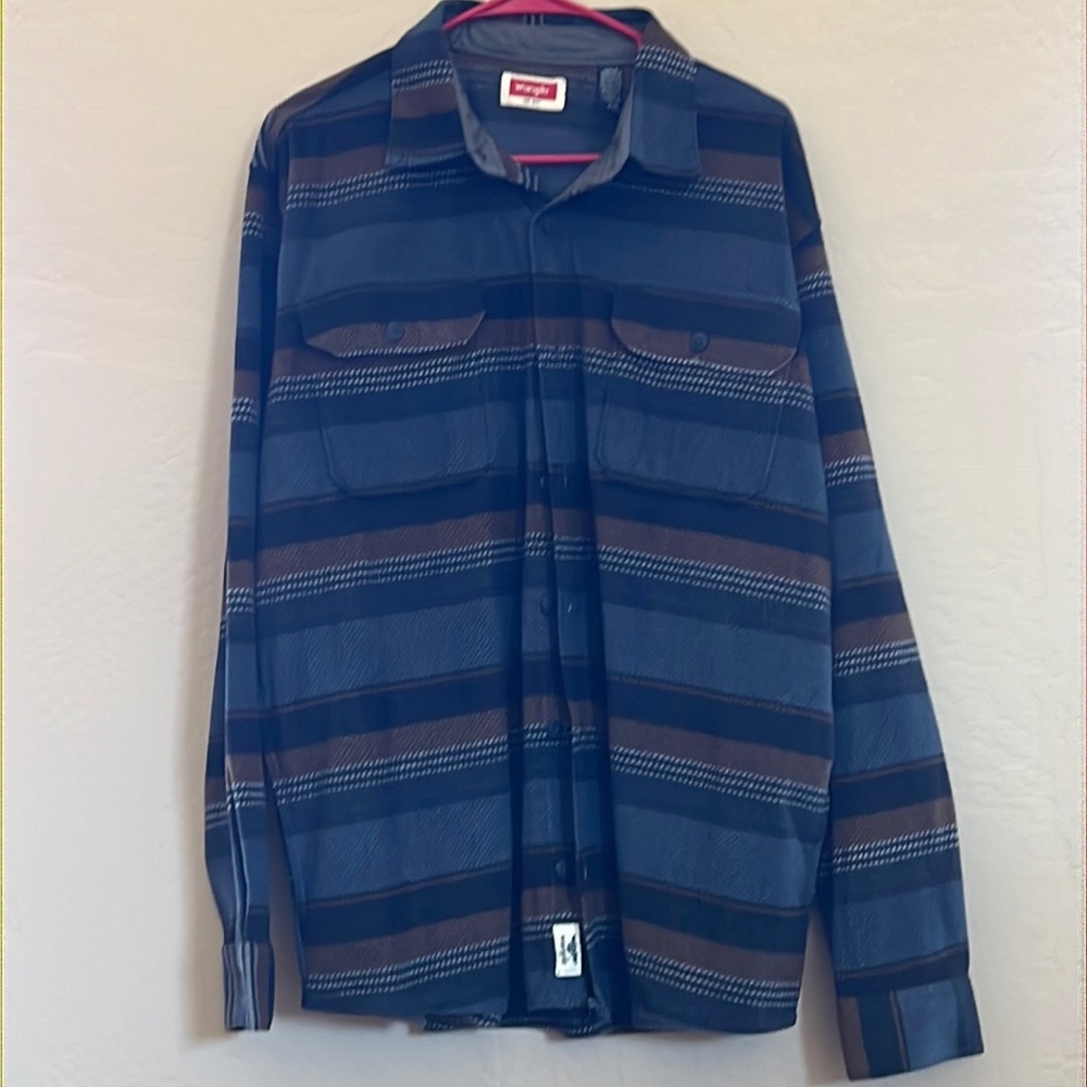Wrangler Flannel size Large